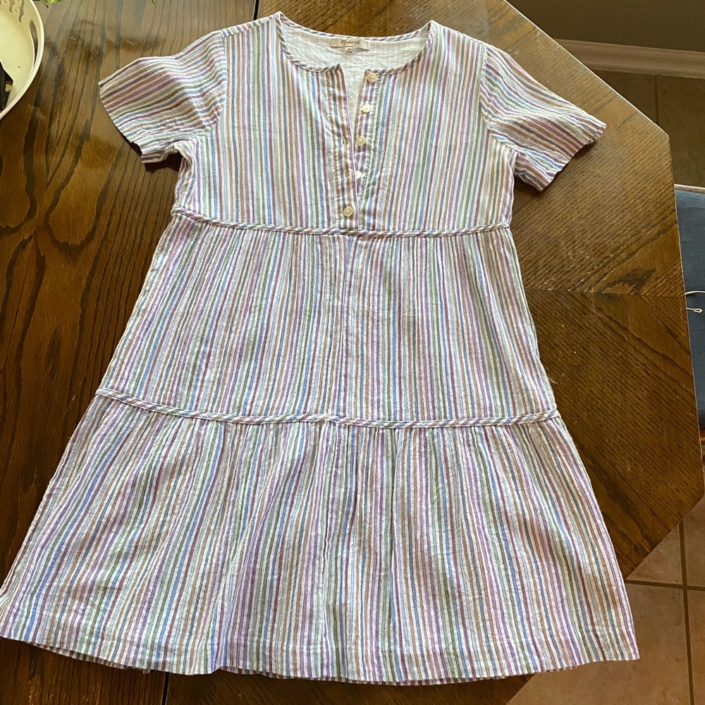 Short sleeve button front babydoll dress from Madewell. Size xs